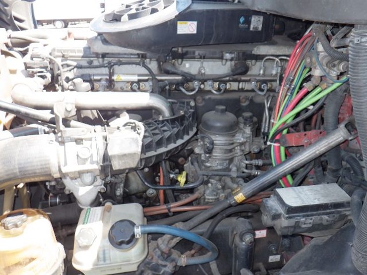 2014-freightliner-cascadia-125-evolution-image-26