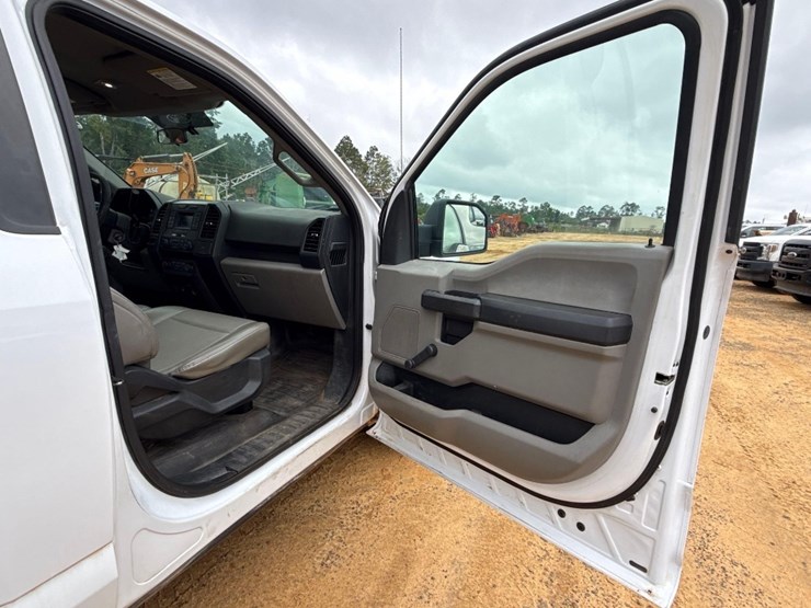 2017-ford-f150-xl-image-7
