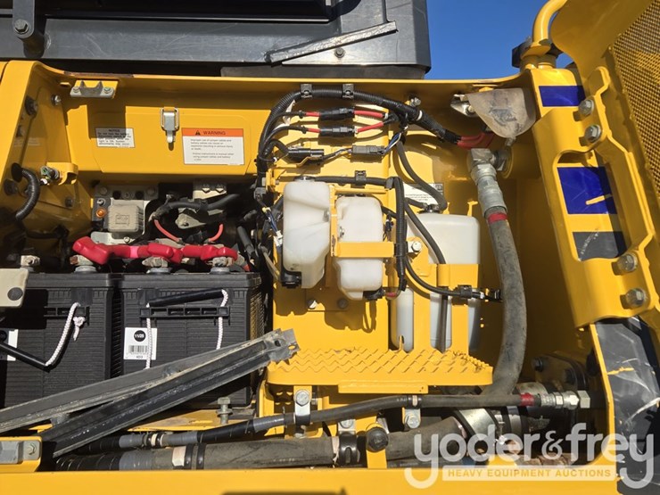 2022-komatsu-d61px-24-image-21
