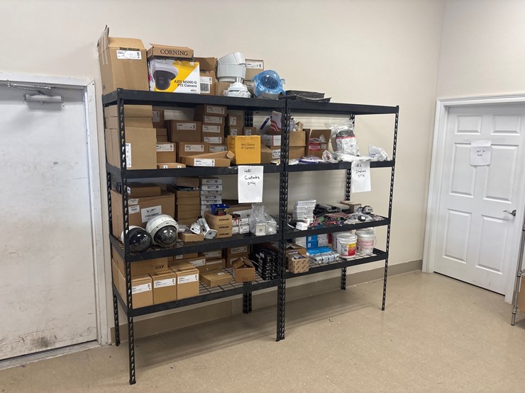 #4010-•-shelving-unit-and-contents-image-11