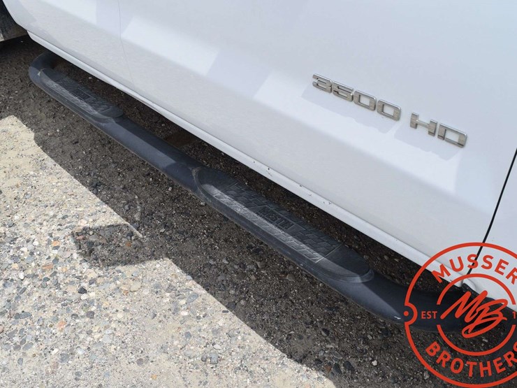 2015-chevrolet-3500-image-33