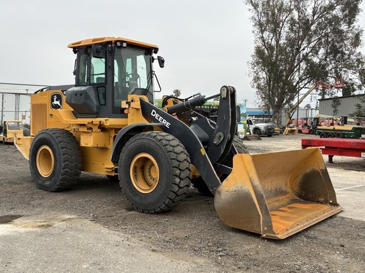 2020-deere-624l-image-2