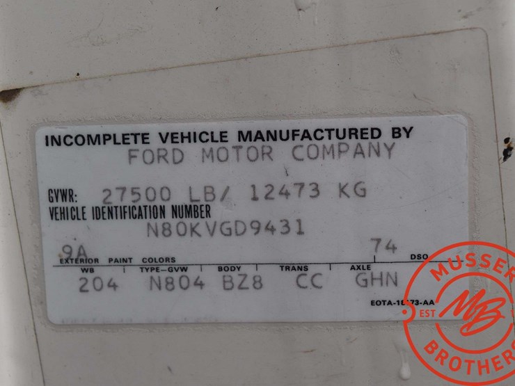 1980-ford-800-image-37
