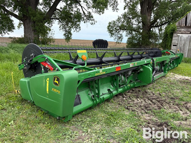 2015-john-deere-635fd-image-11