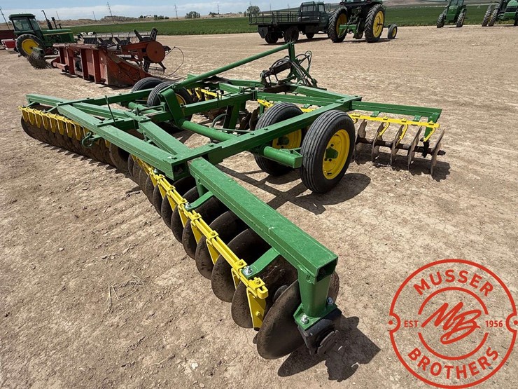 john-deere-14-image-5