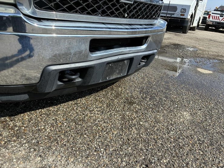 2011-chevrolet-3500-image-5