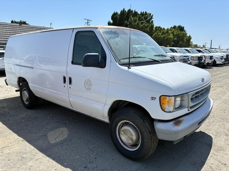 2002-ford-e350-sd-image-2