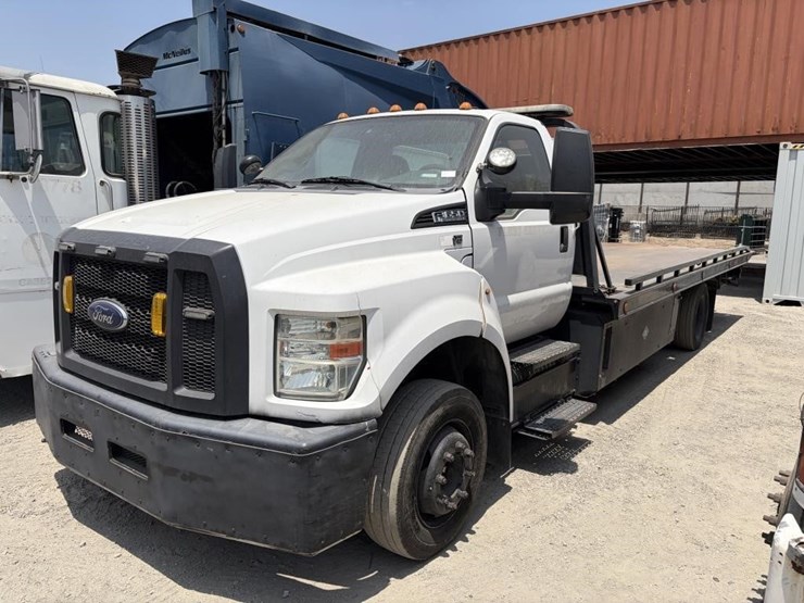 2016-ford-f650-image-1