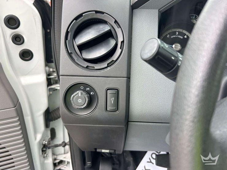 2016-ford-f550-image-16