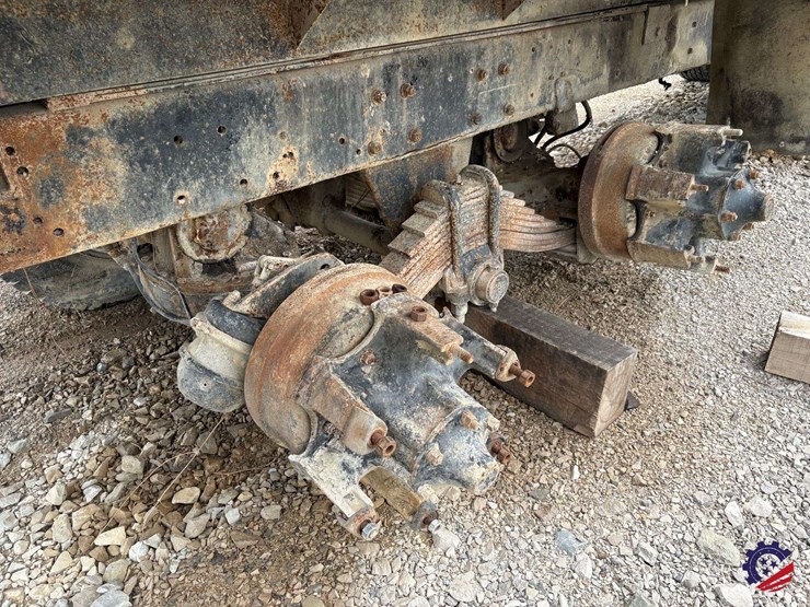 1981-mack-dm685s-image-19