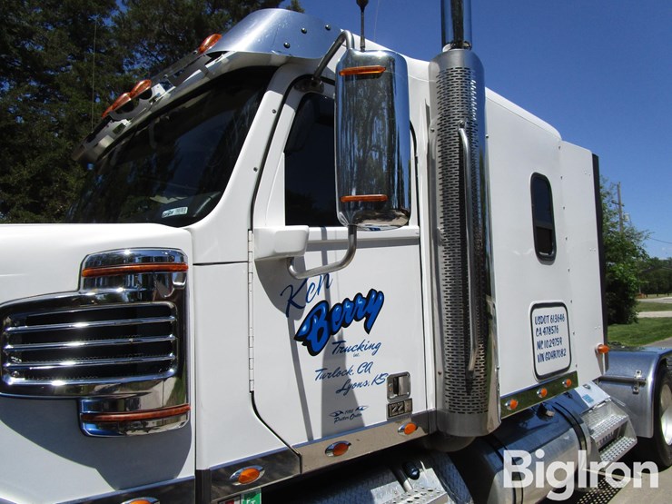 2016-freightliner-122sd-image-20