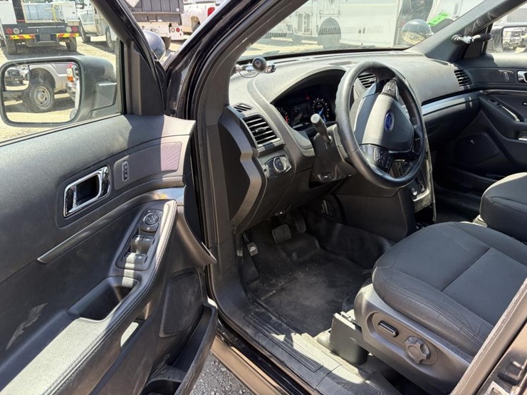 2019-ford-explorer-police-interceptor-image-12