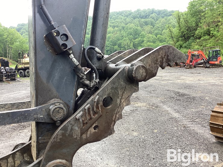 2016-deere-130g-image-18