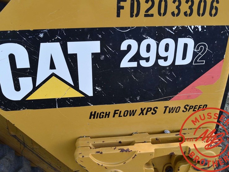 2017-caterpillar-d2-image-60