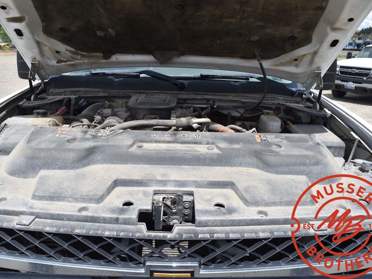 2013-chevrolet-3500-image-23