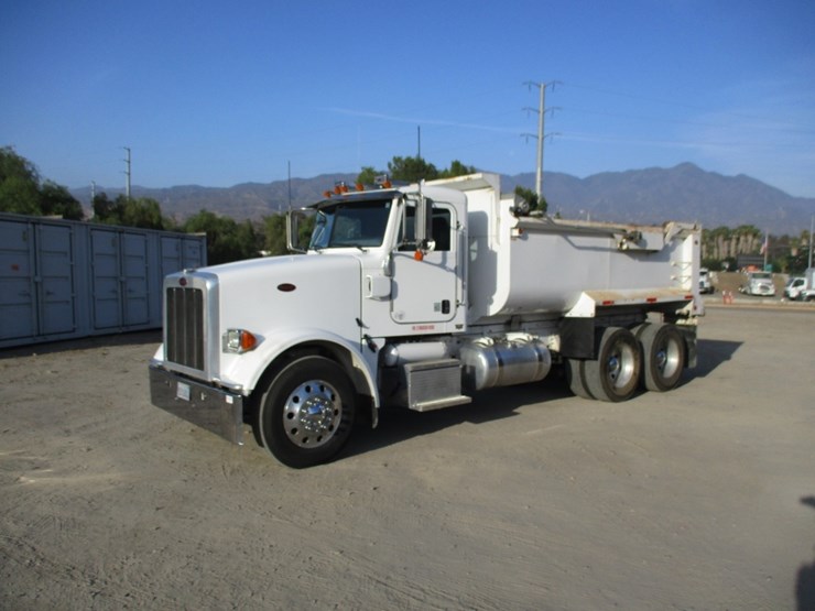 2013-peterbilt-367-image-1