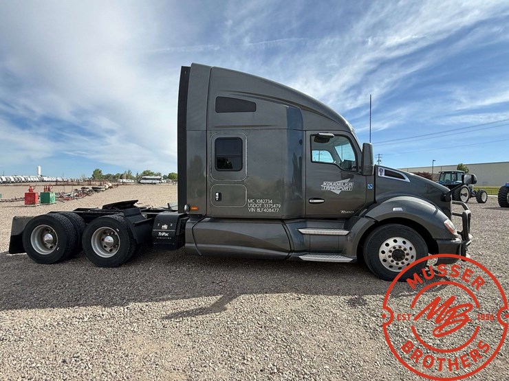 2020-kenworth-t680-image-3