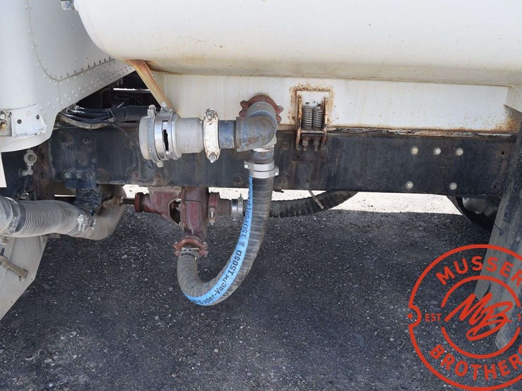 1994-peterbilt-379-image-40
