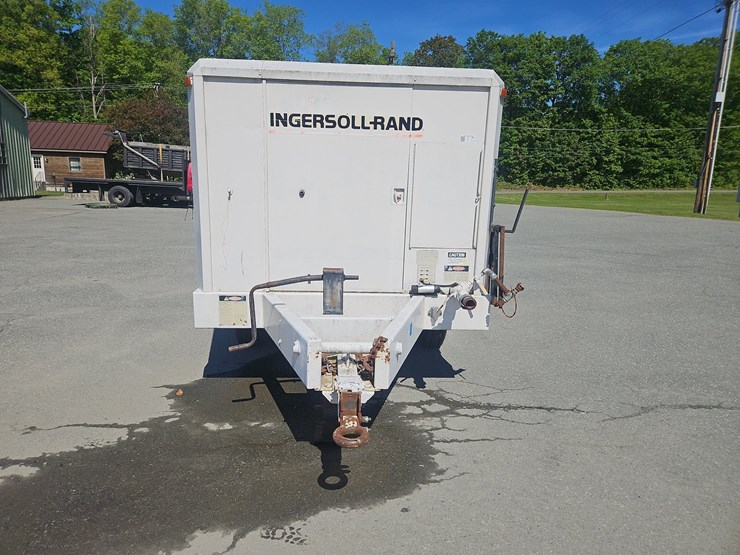 1984-ingersoll-rand-750-t/a-tow-behind-air-compressor-image-2