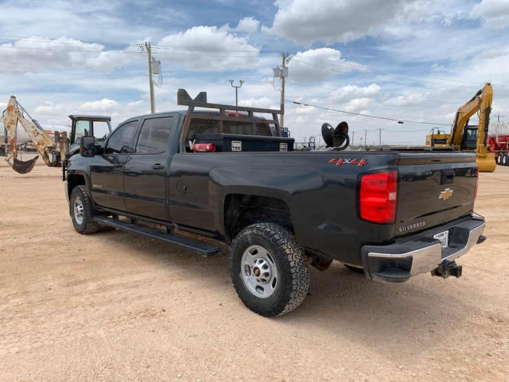 2018-chevrolet-silverado-2500hd-image-3