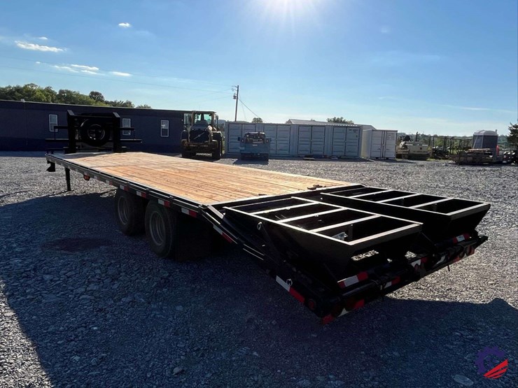 2025-c-&-w-trailers-dual-t/a-flatbed-gooseneck-trailer-image-27