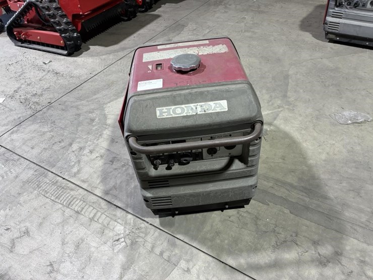 honda-eu3000is-image-5