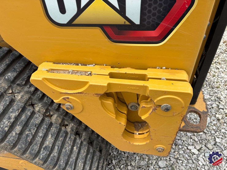 2022-caterpillar-259d3-image-17