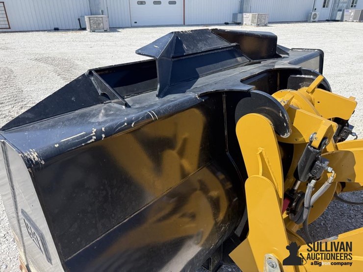 2021-caterpillar-920-image-12