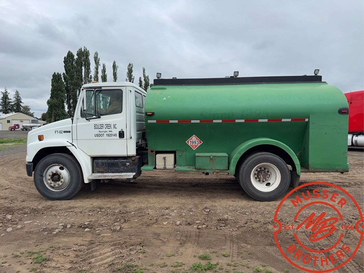 1998-freightliner-fl70-image-6