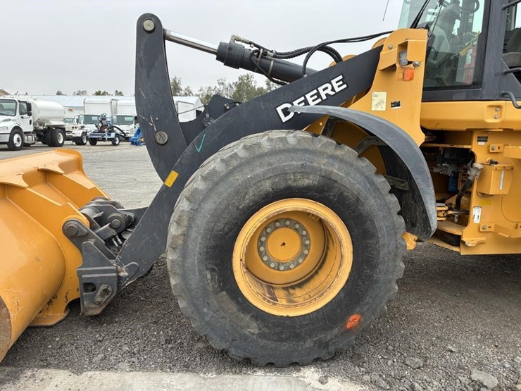 2020-deere-624l-image-10