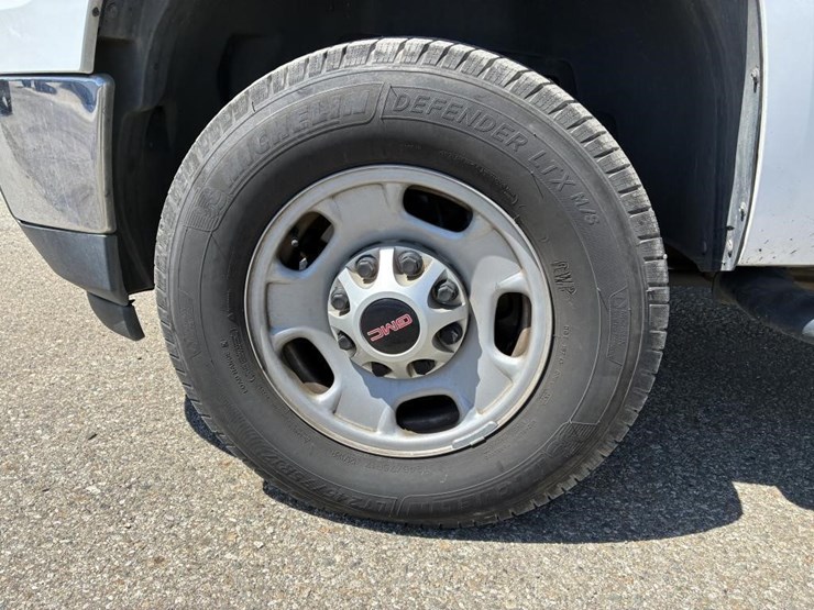 2012-gmc-2500hd-image-5