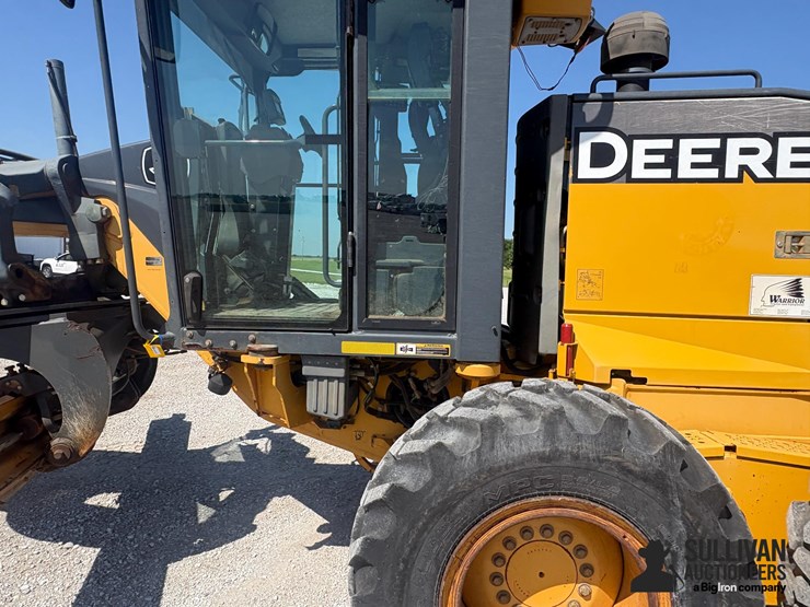 2012-deere-672gp-image-15