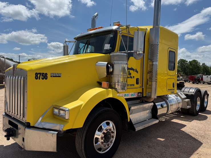 2014-kenworth-t800-image-1