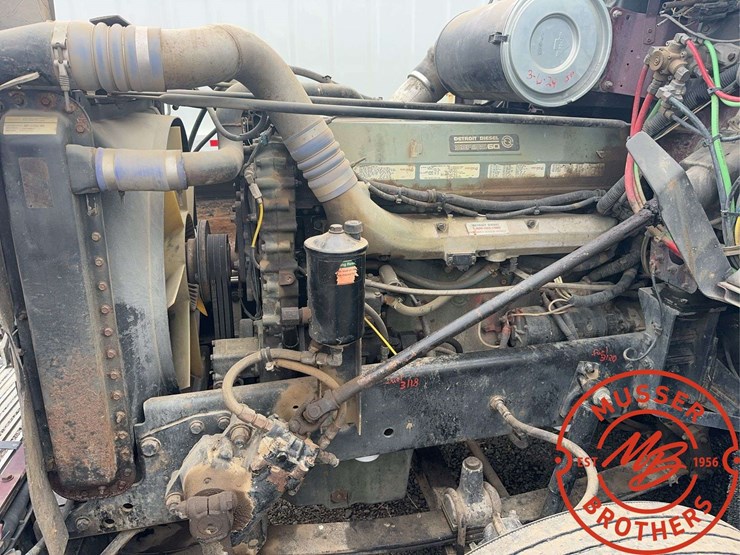 1997-freightliner-fld120-image-20