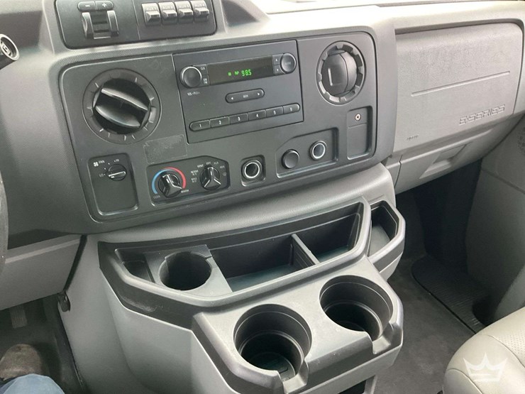 2013-ford-e350-image-16