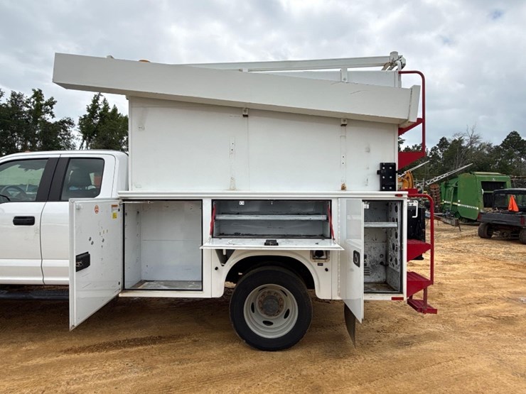 2019-ford-f550-image-14