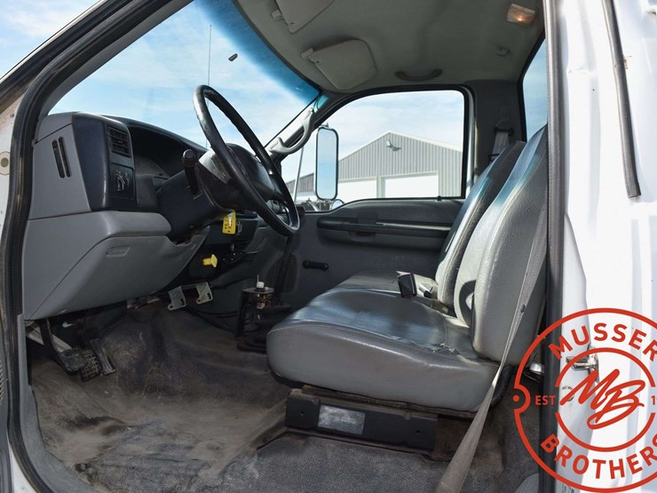 2002-ford-f750-image-40