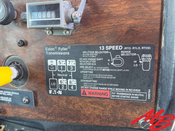 1996-peterbilt-379-image-43
