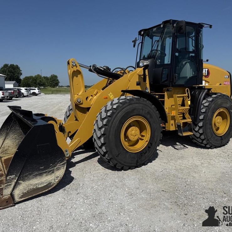 2021 CATERPILLAR 920