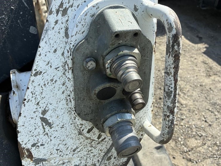 2019-bobcat-t595-image-10