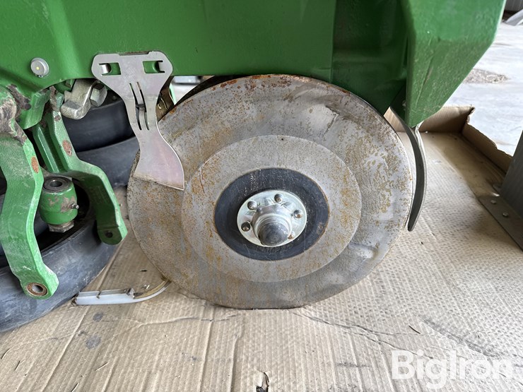 john-deere-planter-row-unit-image-19