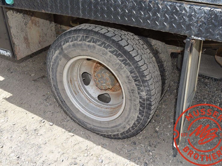 2013-chevrolet-3500-image-19