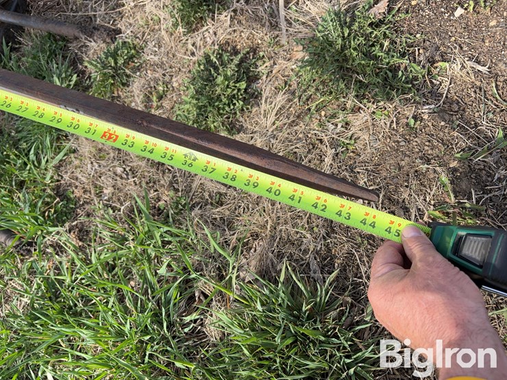 king-kutter-loader-mount/3-pt-mount-bale-spear-image-11