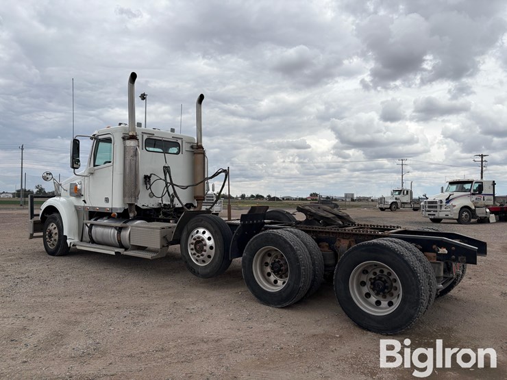 2017-freightliner-coronado-132-image-7