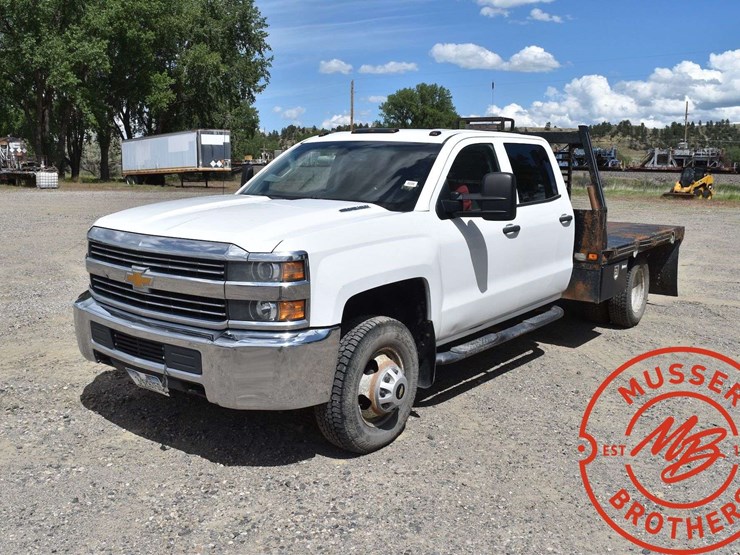 2015-chevrolet-3500-image-1