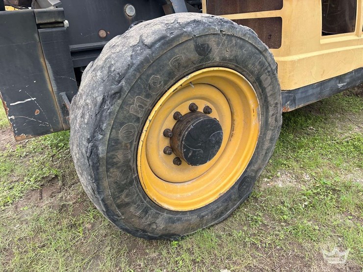 caterpillar-tl943-image-15