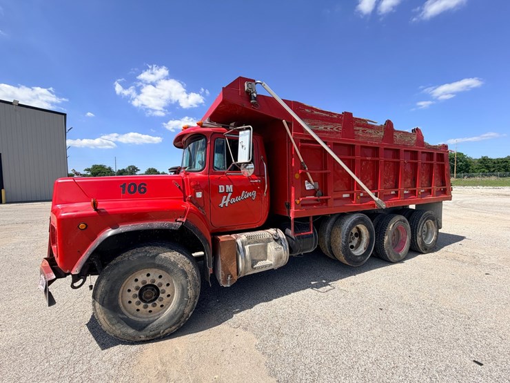1998-mack-rb688s-image-2