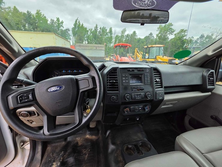 2017-ford-f150-image-12