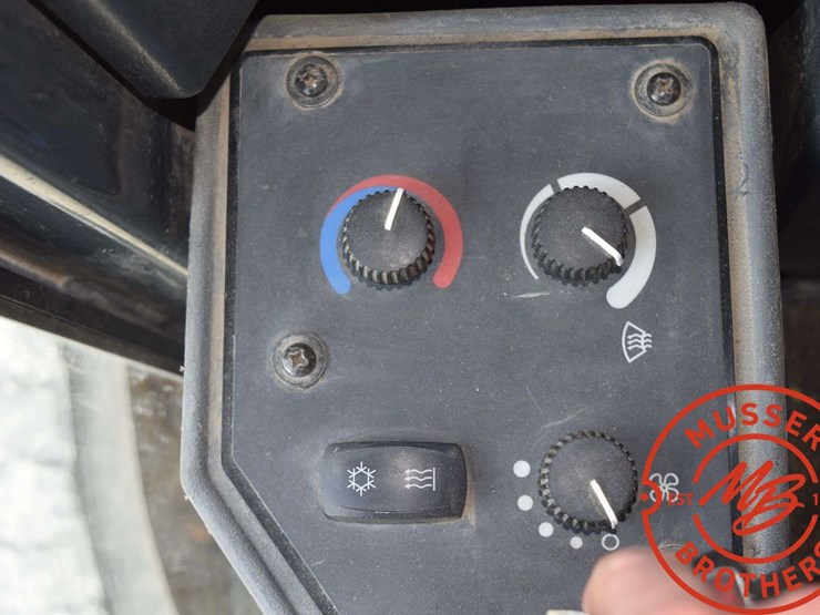 2008-deere-772d-image-77