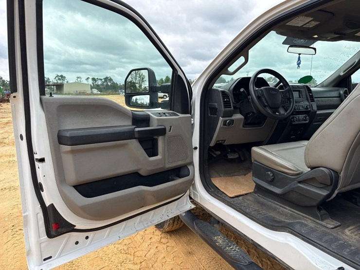 2018-ford-f250-image-13